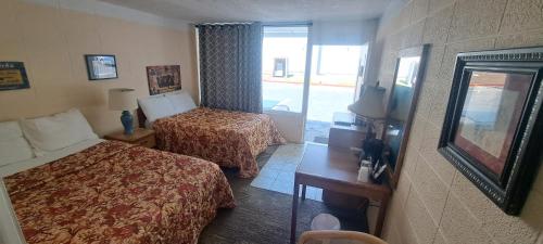 Windsor Motel - photo 26