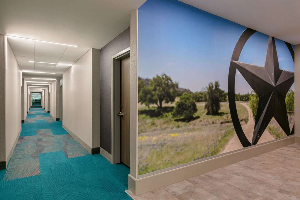La Quinta Inn & Suites by Wyndham College Station North - photo 37
