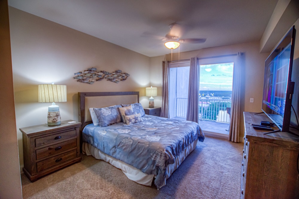 Laketown Wharf Resort by Aneliya's Rentals - photo 54