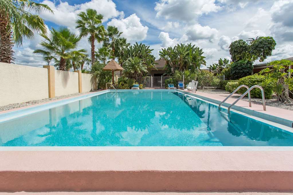 Knights Inn Arcadia - photo 3