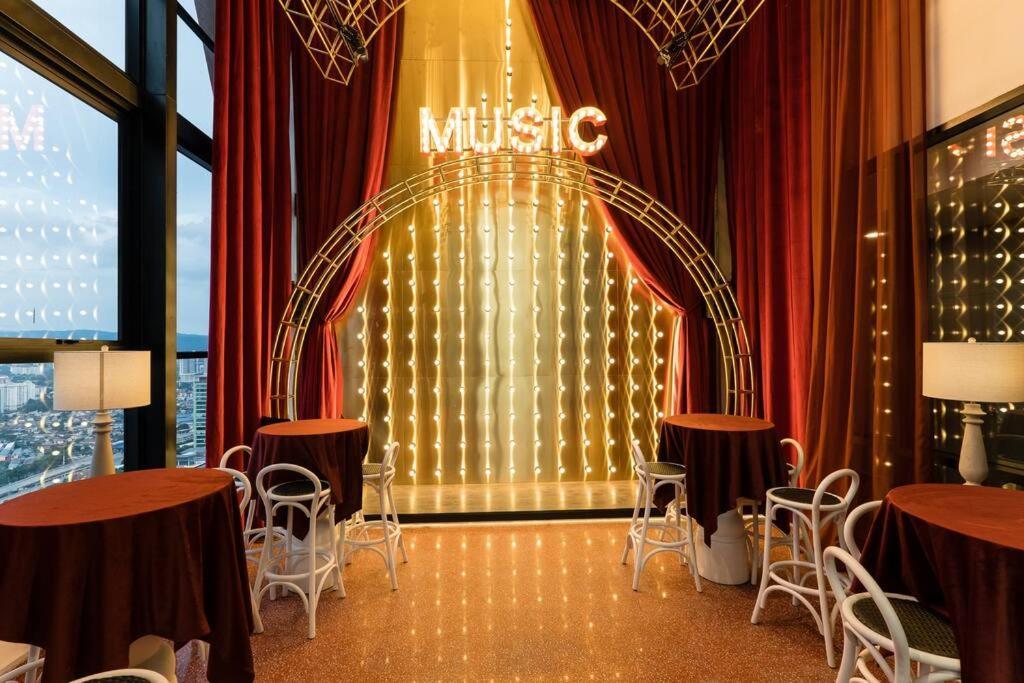 KLCC ModernMusicalSuite AT ScarletzSuites — 4-Star Luxury Hotel in Kuala Lumpur, Malaysia
