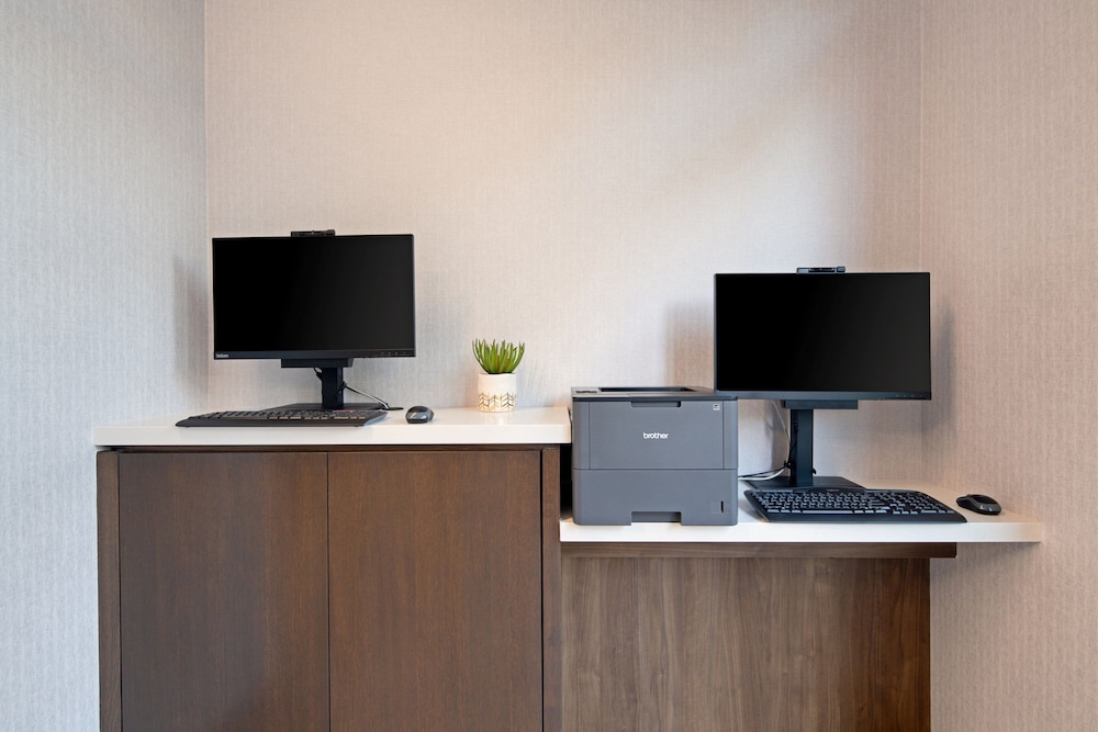 Residence Inn by Marriott Valencia - photo 31
