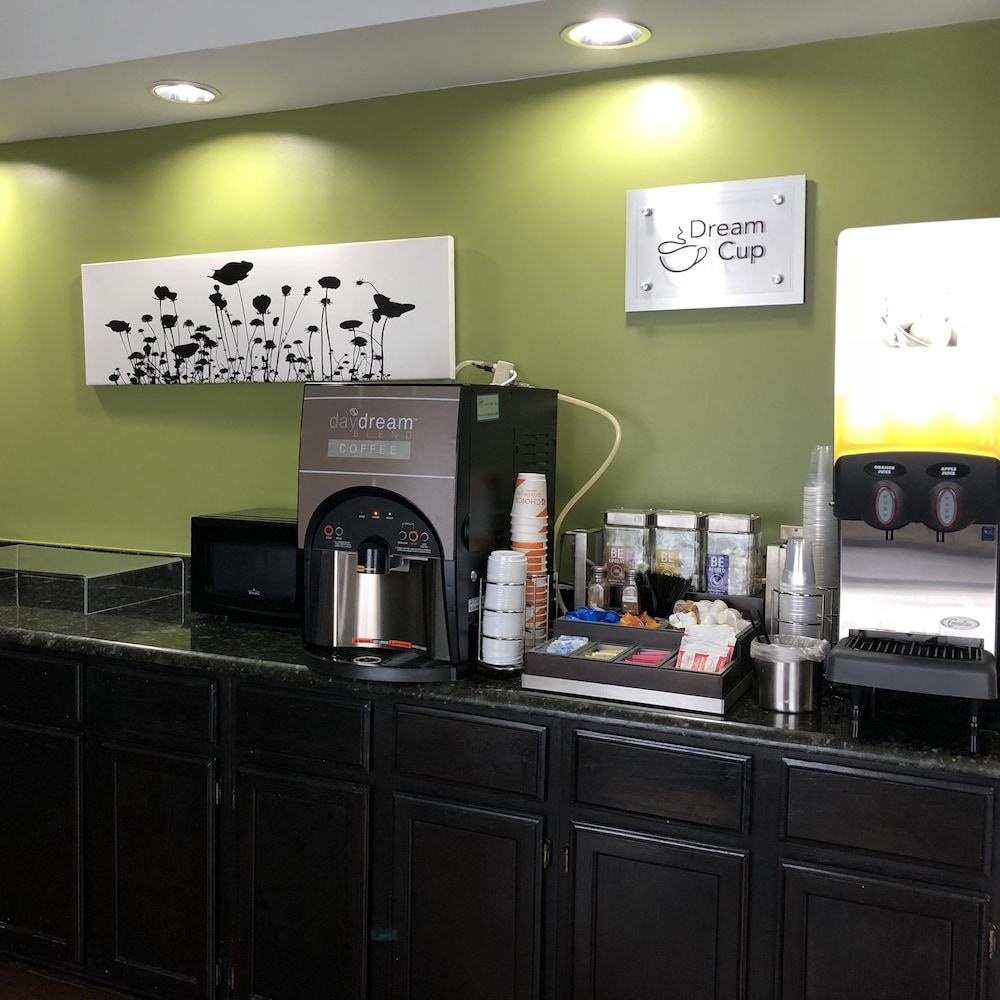 Spark by Hilton Louisville Airport - photo 66