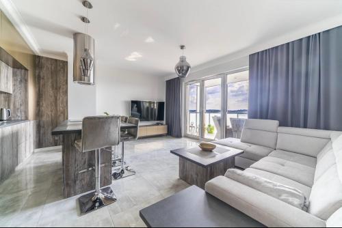 ApartMate City View Comfy Apartment by the Sea & free gym — 4-Star Luxury Hotel in Gdansk, Poland