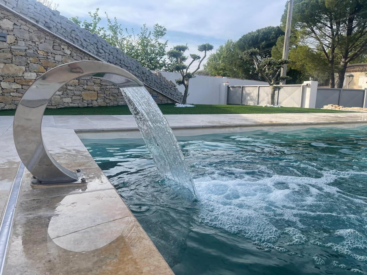 Les Restanques - carbon neutral hotel in Trets