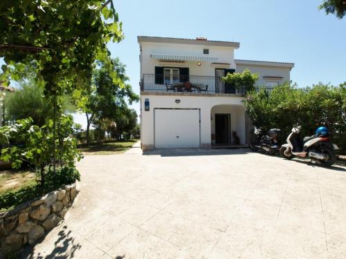 Apartment in Rab with Seaview Balcony WIFI Washing machine — 4-Star Luxury Hotel in Rab, Croatia