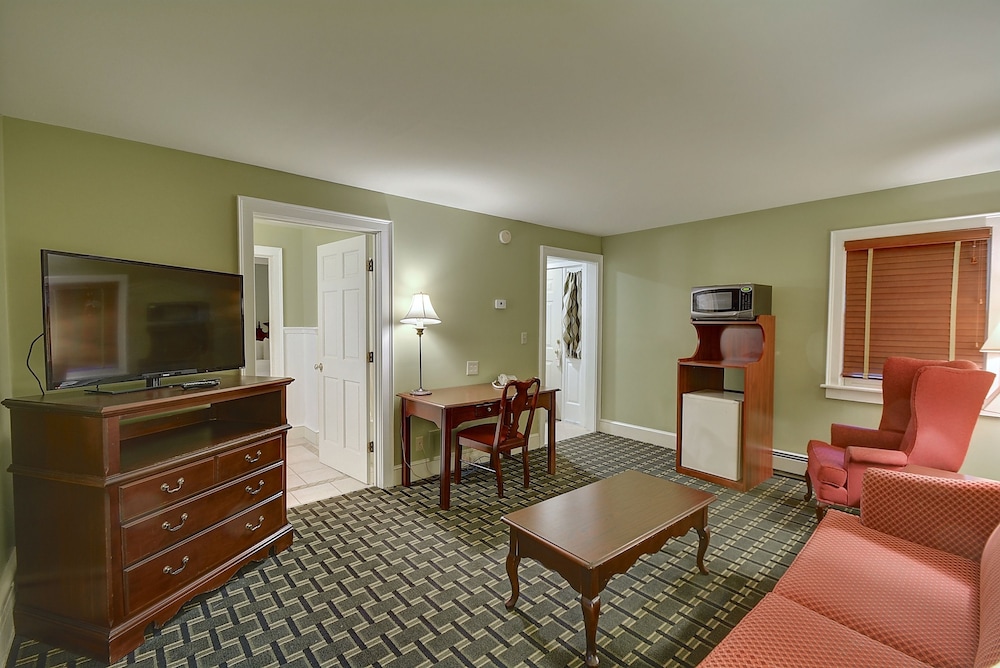 Colonial Motel And Spa - photo 19