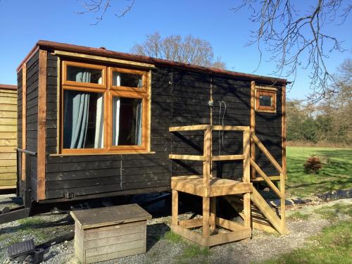 Vigo Retreat Cabin 1 17824608 — Sevenoaks