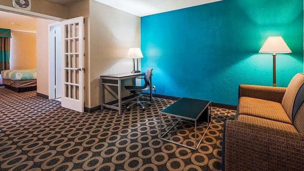 SureStay Hotel by Best Western San Antonio Northeast - photo 7