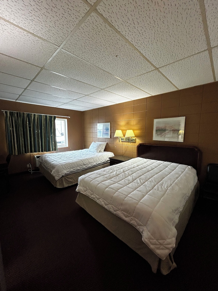 Grand Inn Moorhead - photo 7