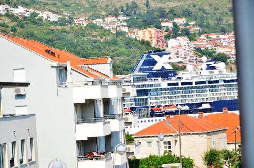 Ban Apartment