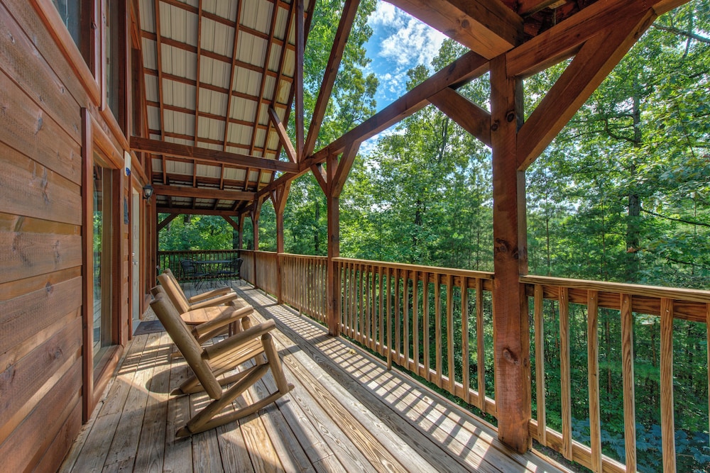 A Bearz Haven — 4-Star Luxury Hotel in Sevierville, United States