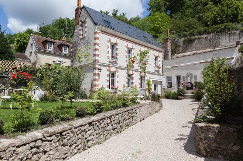 Les Troglos de la Tufoliere — hotel in Rochecorbon