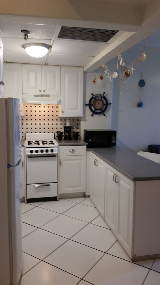 Hollywood Beach Resort One Bedroom Ocean View - photo 7