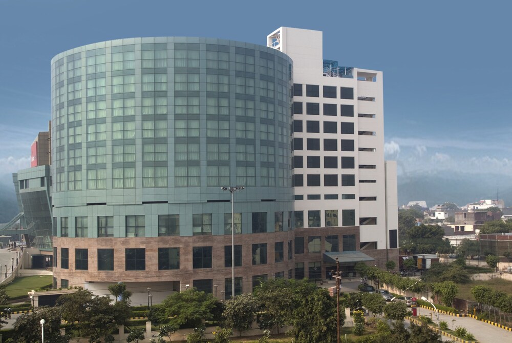 Savoy Suites Greater Noida — 4-Star Luxury Hotel in Greater Noida, India