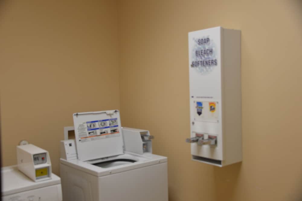 Irish Inn And Suites - photo 20