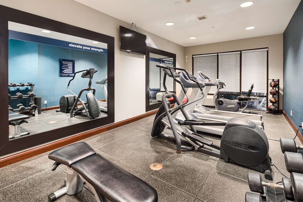 Hampton Inn Louisville Northeast - photo 29