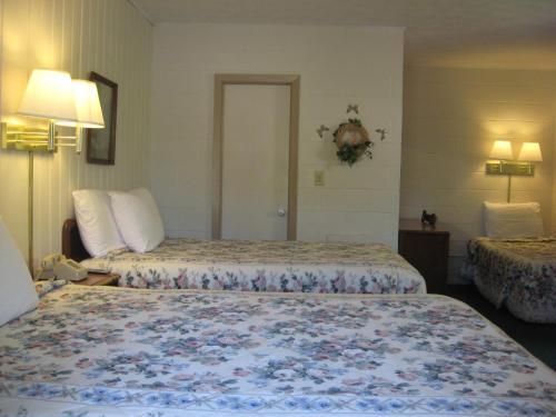 White Columns Motel - featured photo
