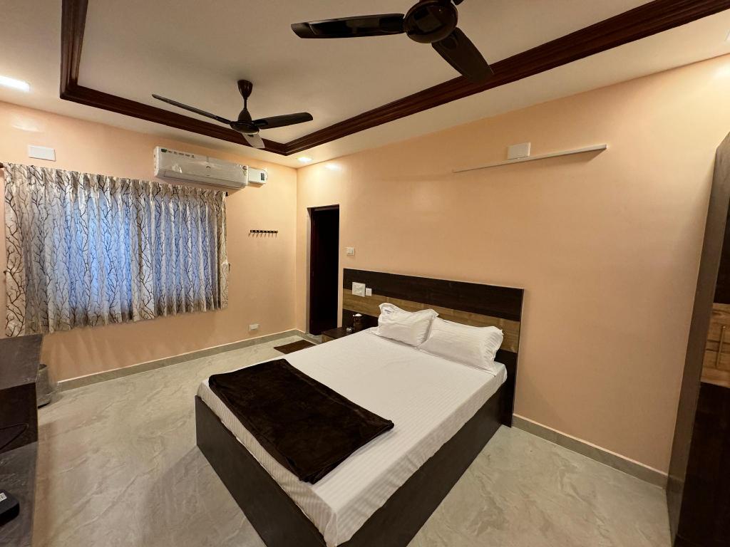 Sakthimurugan residency in Erode, India