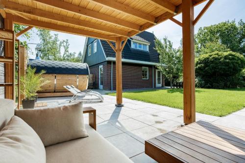 Bosvilla Lariks Met Sauna En Hottub 6 Personen Vakantiepark De Kremmer — Gasselte