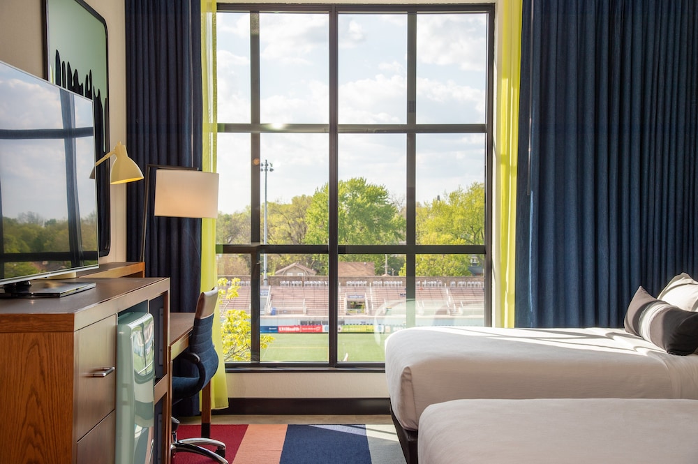 Hotel Indigo Madison Downtown by IHG - photo 11