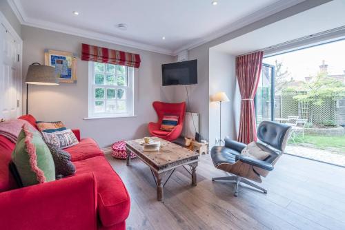 The Poppies a stylish Aldeburgh holiday home — 4-Star Luxury Hotel in Aldeburgh, United Kingdom