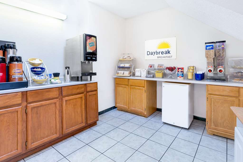 Days Inn by Wyndham Concordia - photo 14
