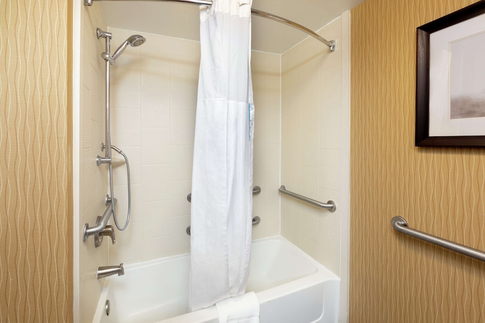 Hampton Inn Houma - photo 19