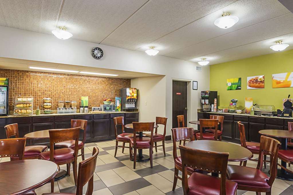 Quality Inn Airport Southeast - photo 13