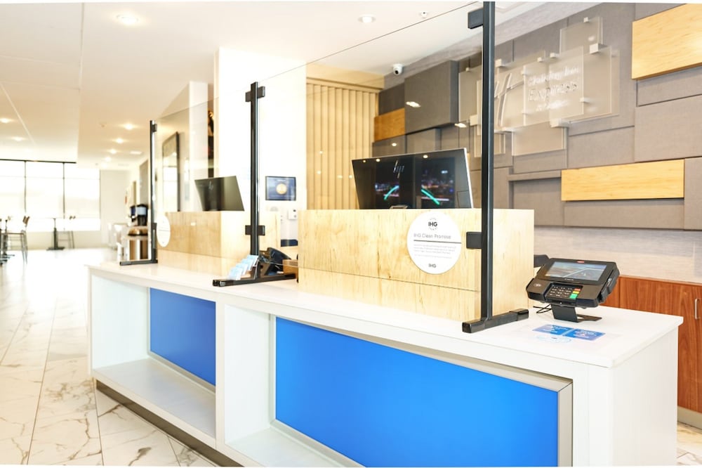 Holiday Inn Express & Suites Franklin Berry Farms by IHG - photo 3