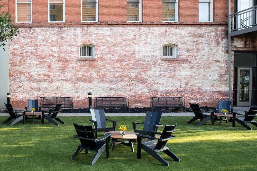 LaSalle Boutique Hotel - photo 37