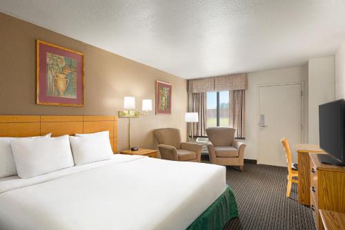 Travelodge by Wyndham Wellington KS - photo 9