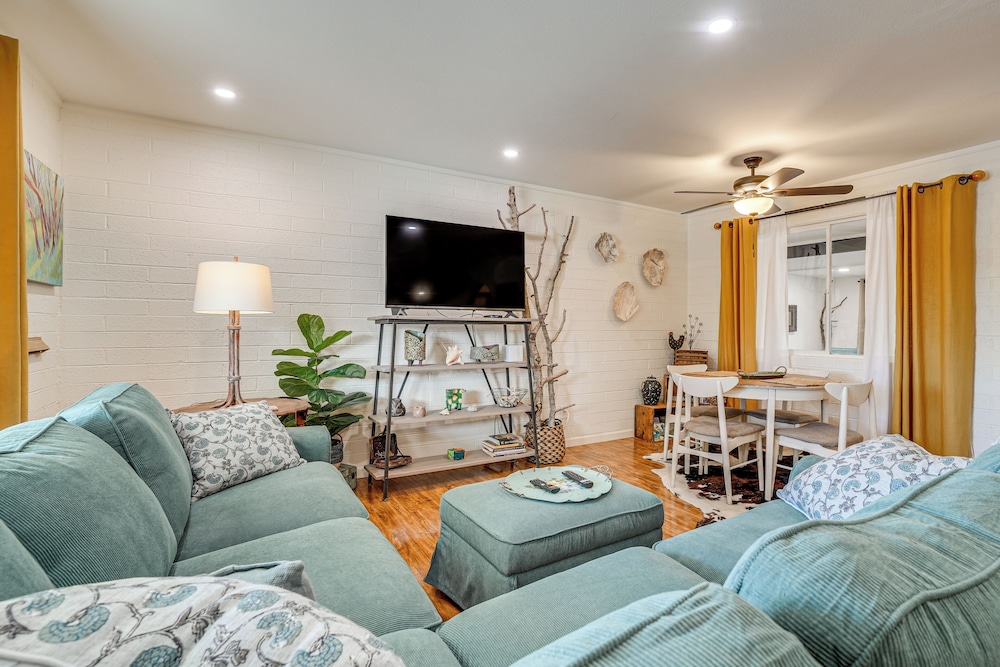Charming Sun City Getaway Near Golf & Casinos — hotel in Sun City