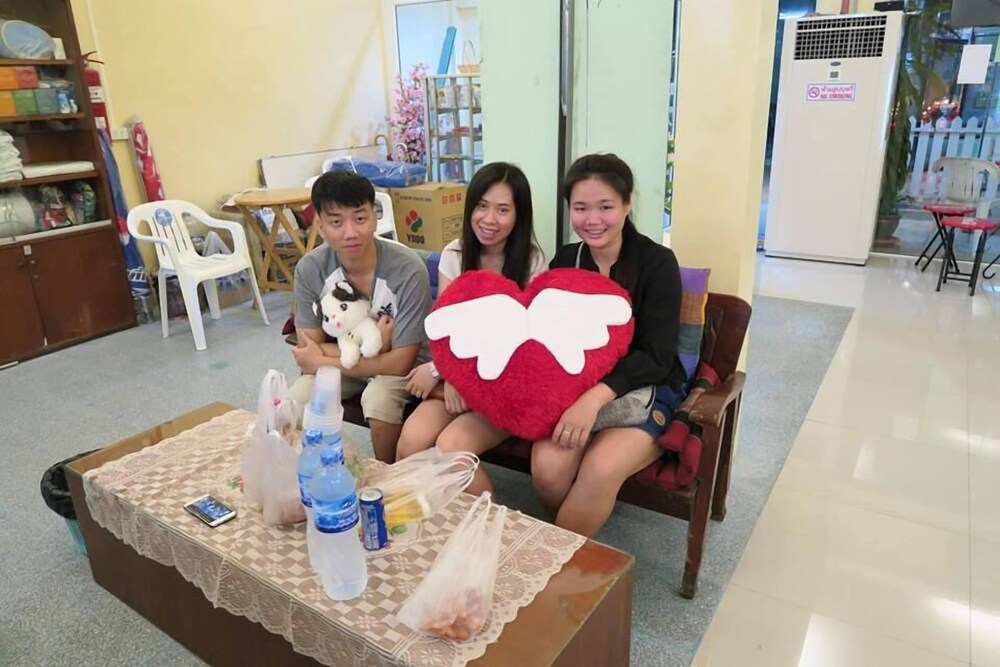 Red Lips Hostel