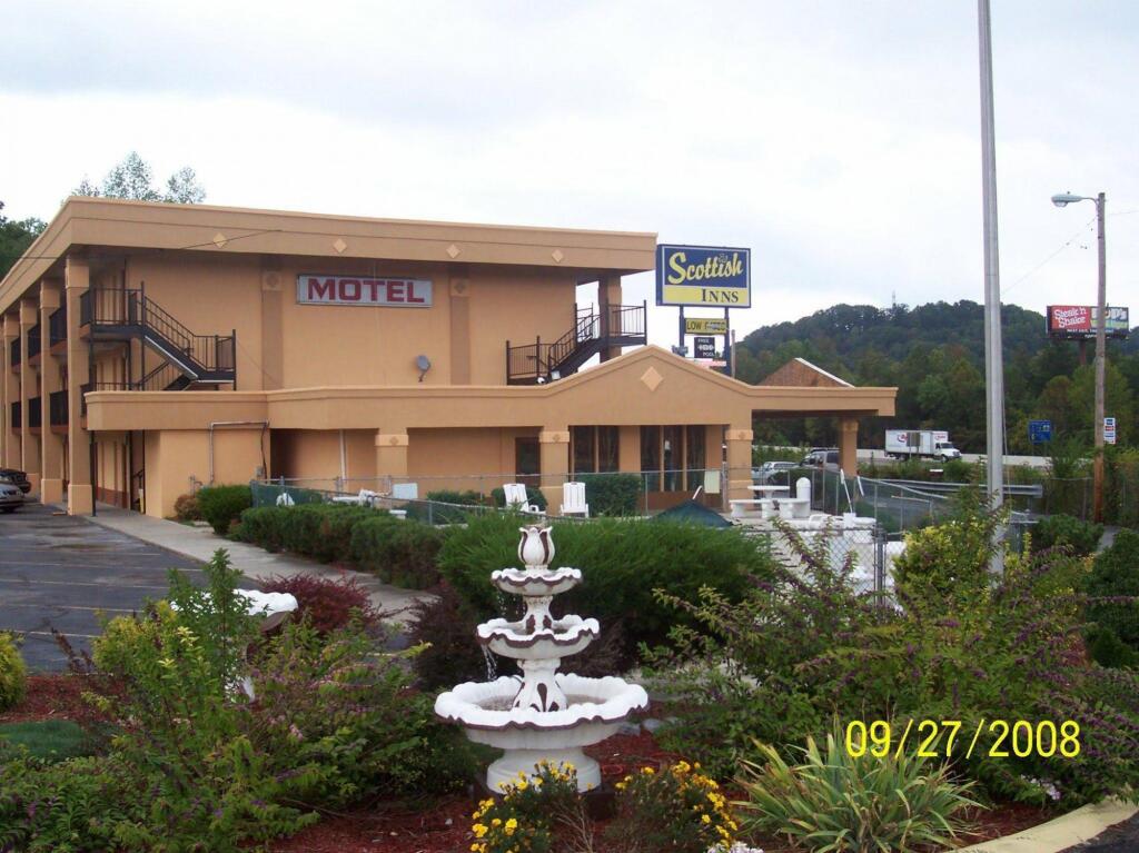 Scottish Inn Knoxville - photo 20
