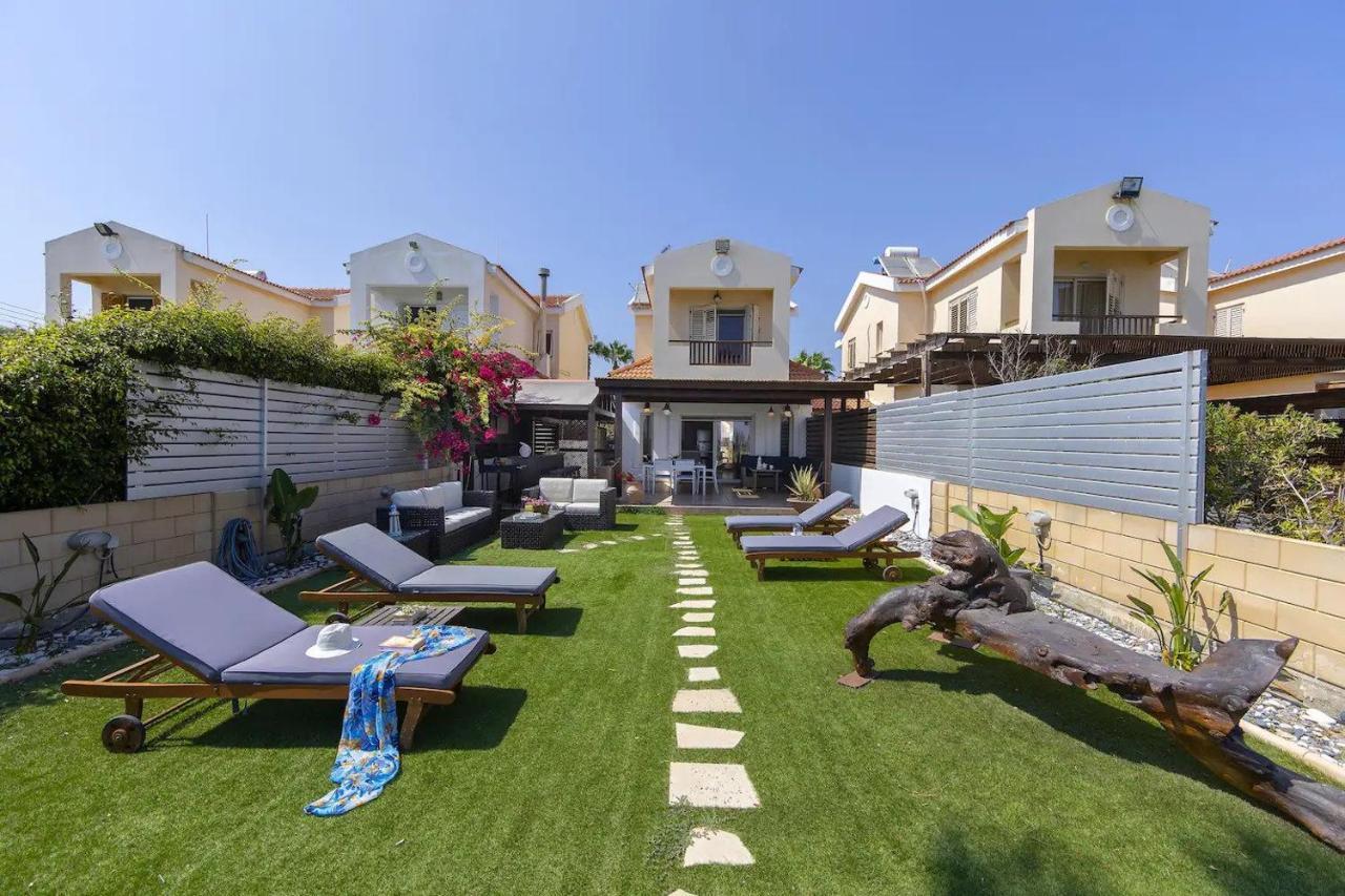 Beachfront Villa Carpe Diem