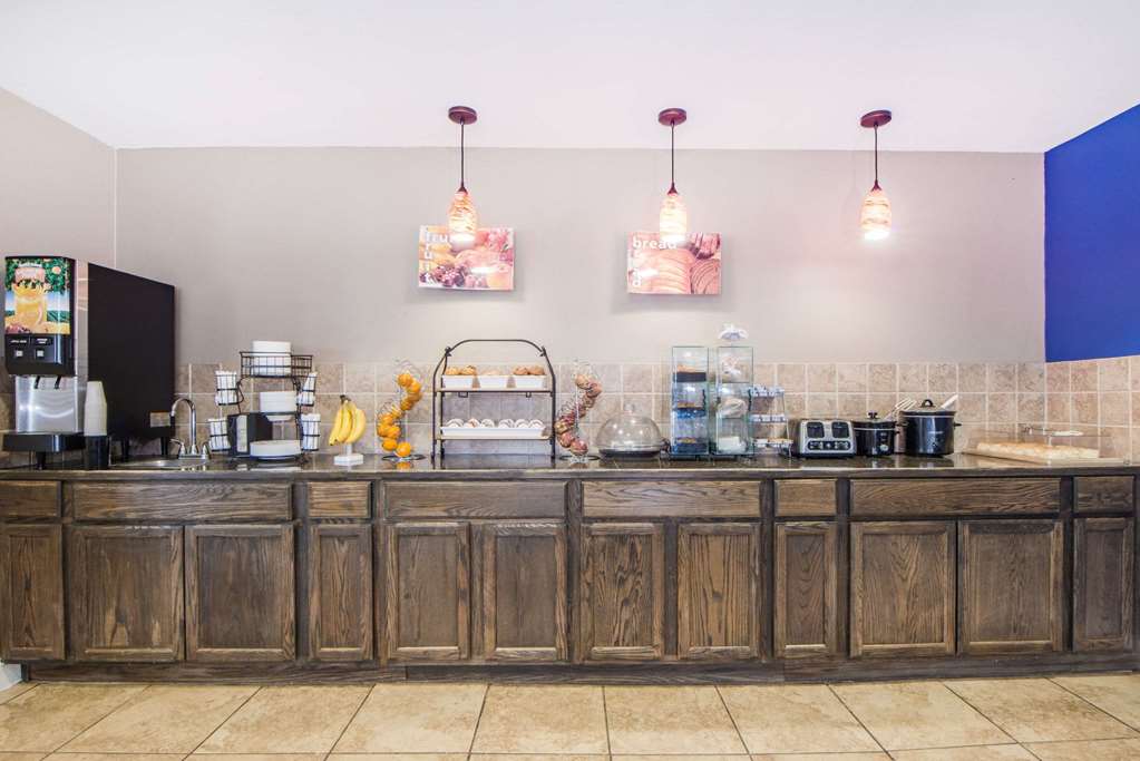 Microtel Inn & Suites by Wyndham Miami - photo 12