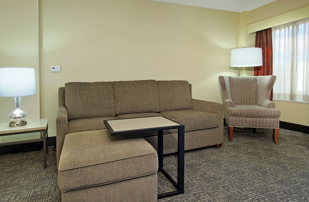 Hampton Inn & Suites Columbus Downtown - photo 34
