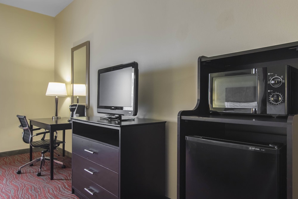 Holiday Inn Express & Suites Cullman - photo 6