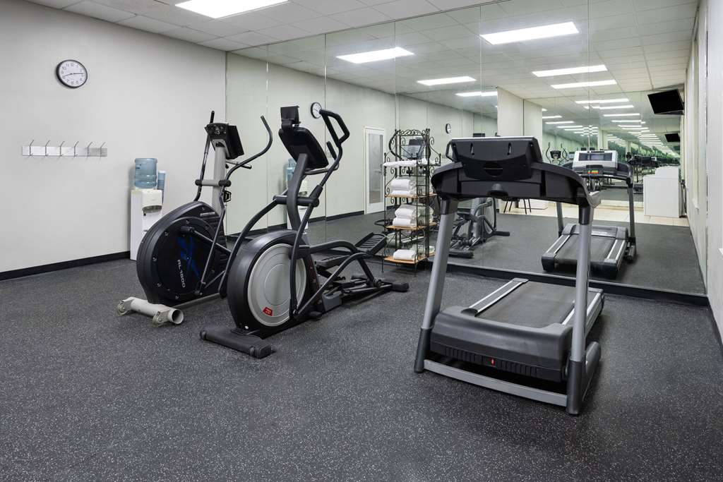 Days Inn by Wyndham Hinesville Near Fort Stewart - photo 8