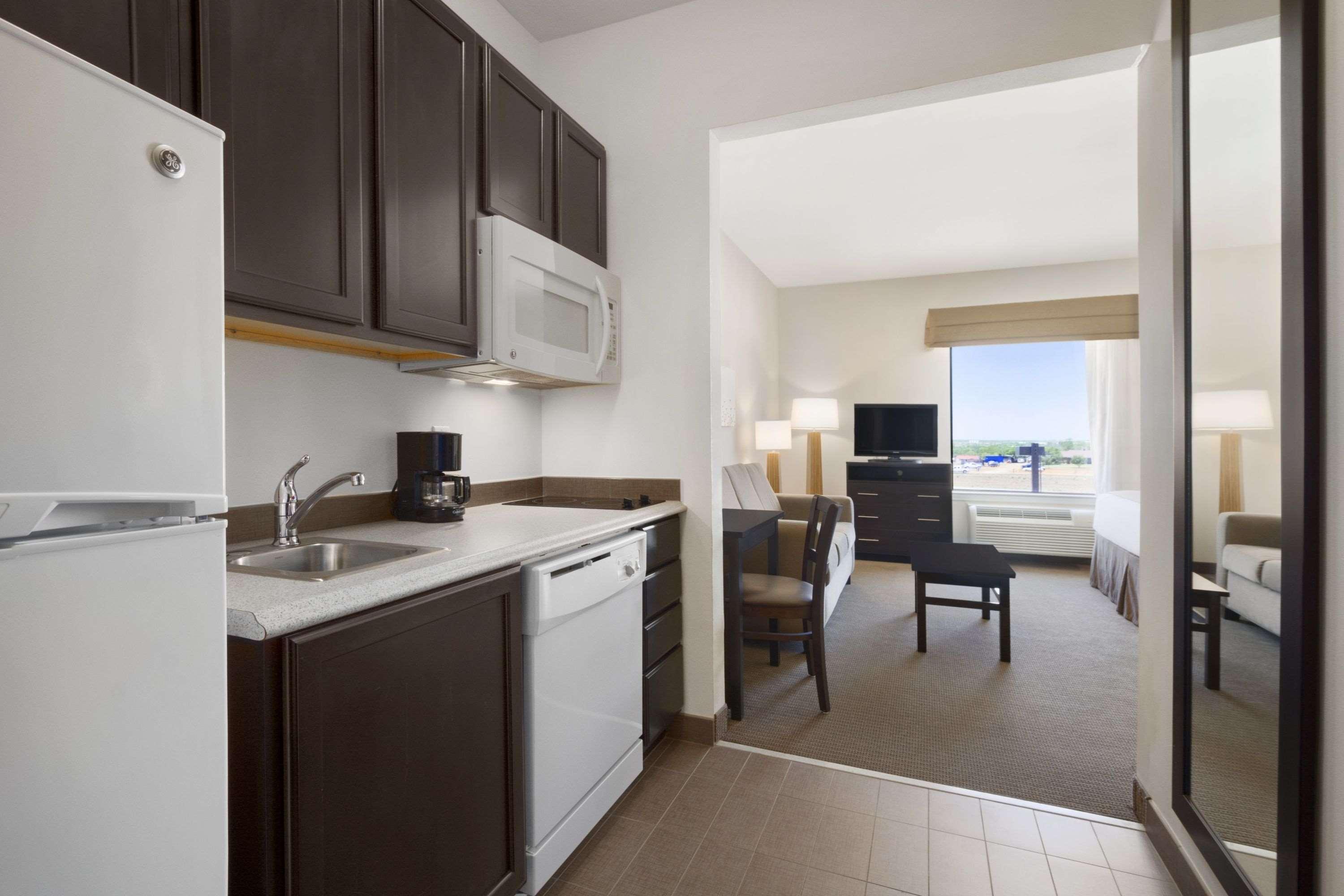 PetroStay Inn & Suites Cotulla - photo 14