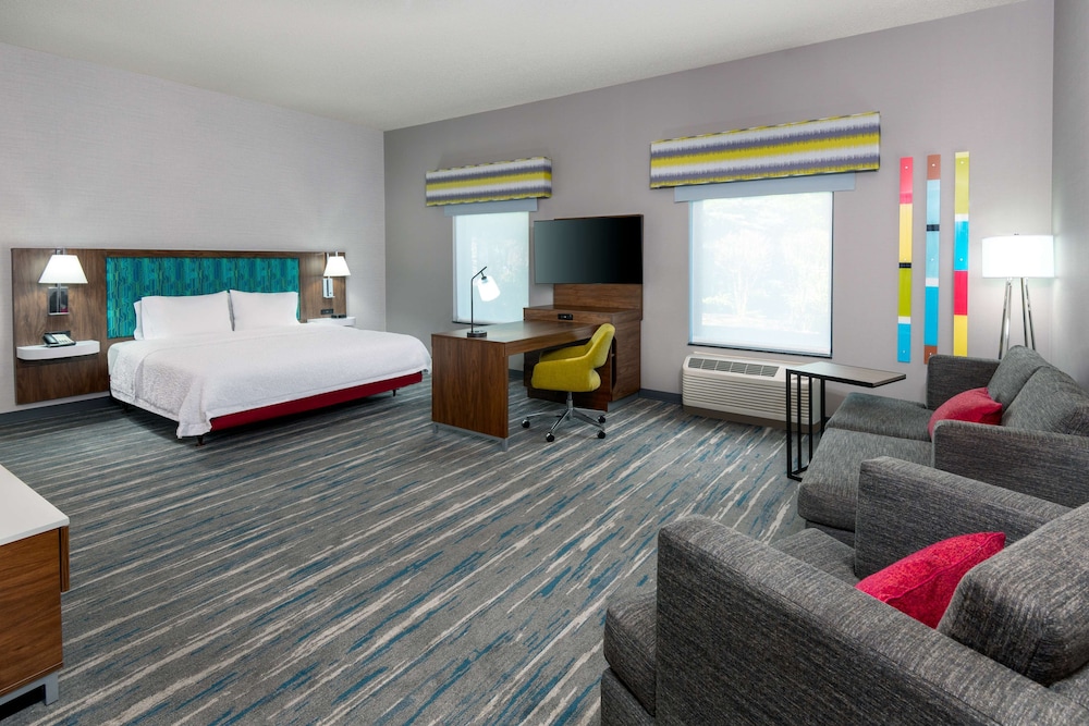 Hampton Inn & Suites Hartford Farmington - photo 14