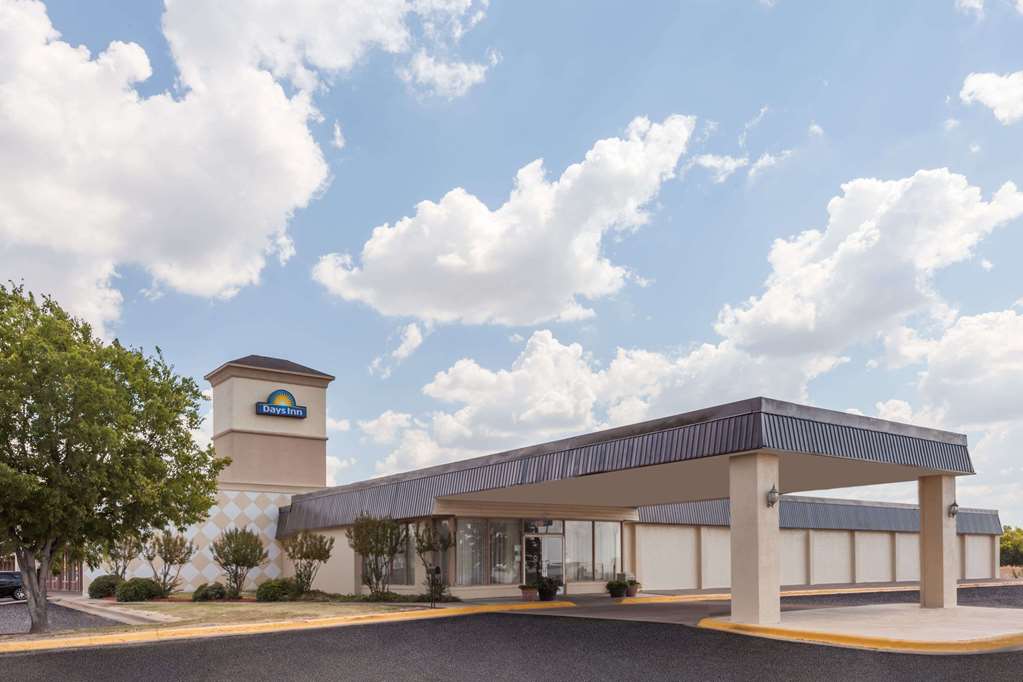 Days Inn by Wyndham Hillsboro TX - photo 2