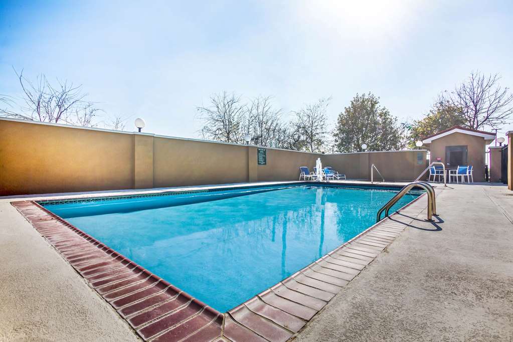 La Quinta Inn & Suites by Wyndham Kyle Austin South - photo 7