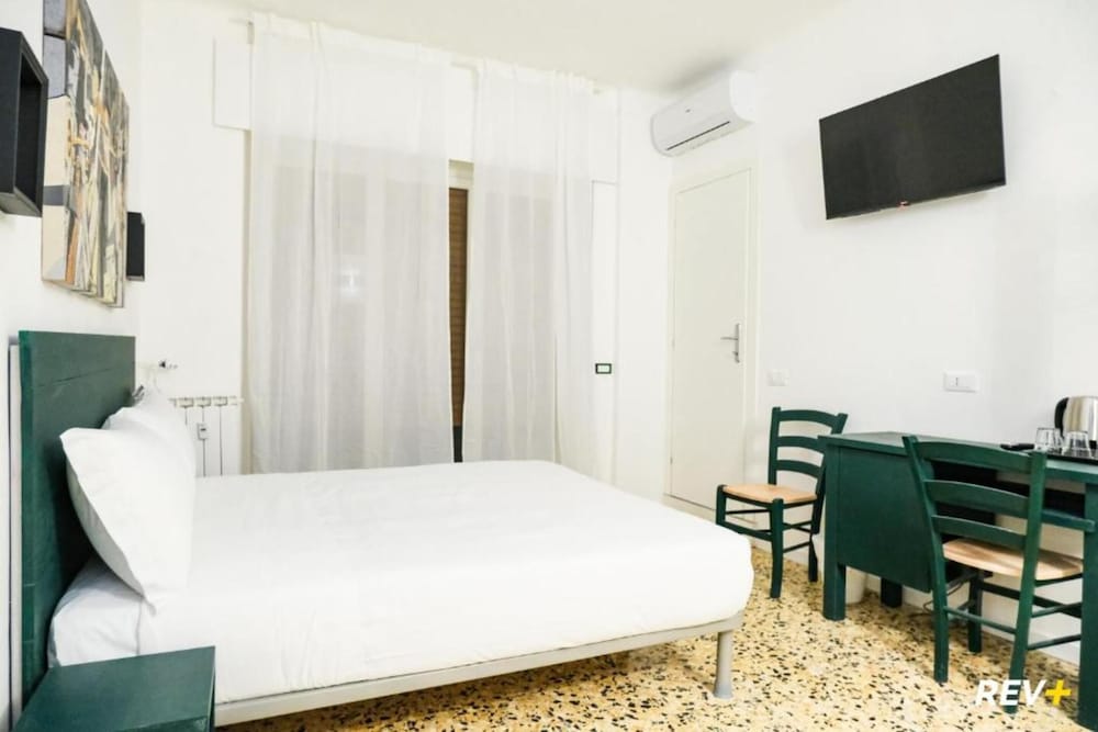 Hotel Astra — La Spezia — photo 5