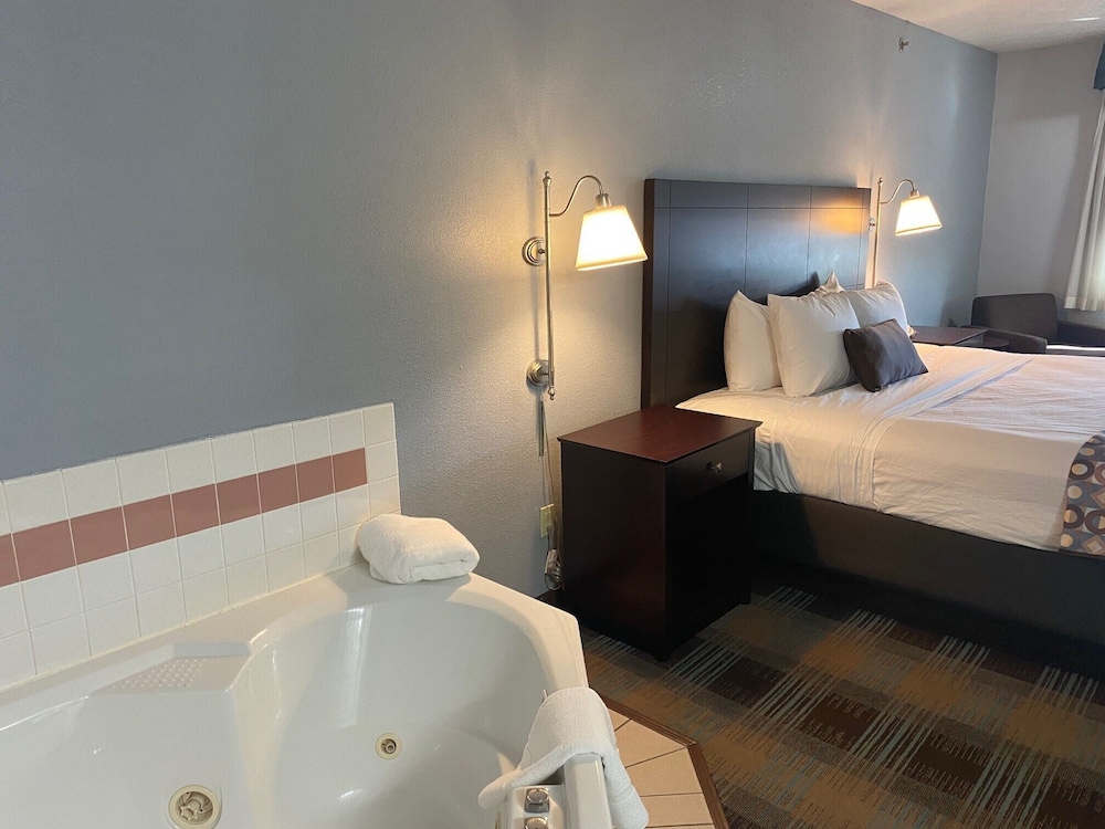 Baymont by Wyndham Danville IL - photo 4