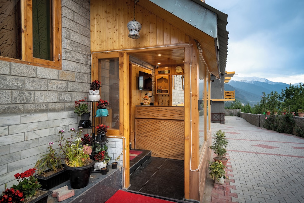 The Ummed Palace - last minute hotel in Manali