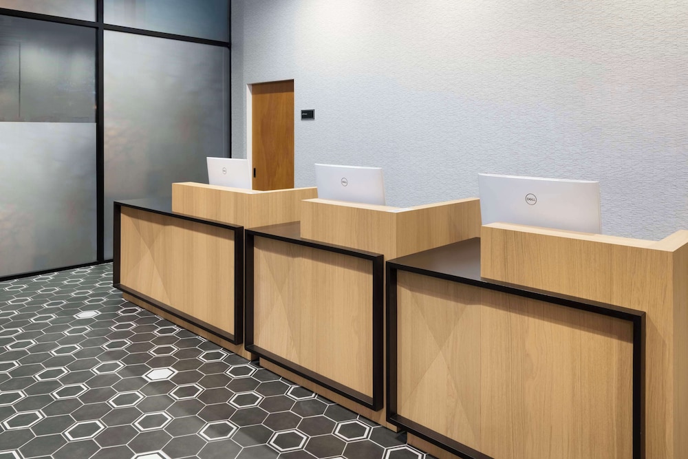 DoubleTree by Hilton Long Island City NY - photo 4