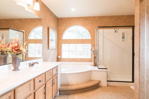 Elegant beautiful home With Pool & Heated Spa