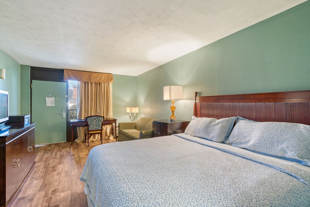Travelodge Inn and Suites by Wyndham Historic Area - photo 9